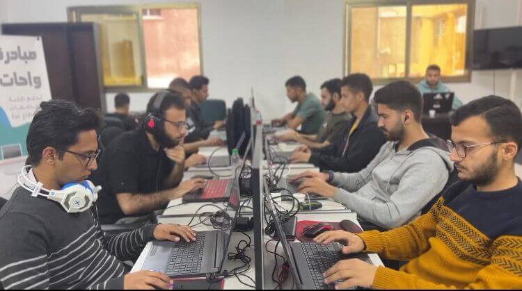 Students working at Wahat Initiative training center