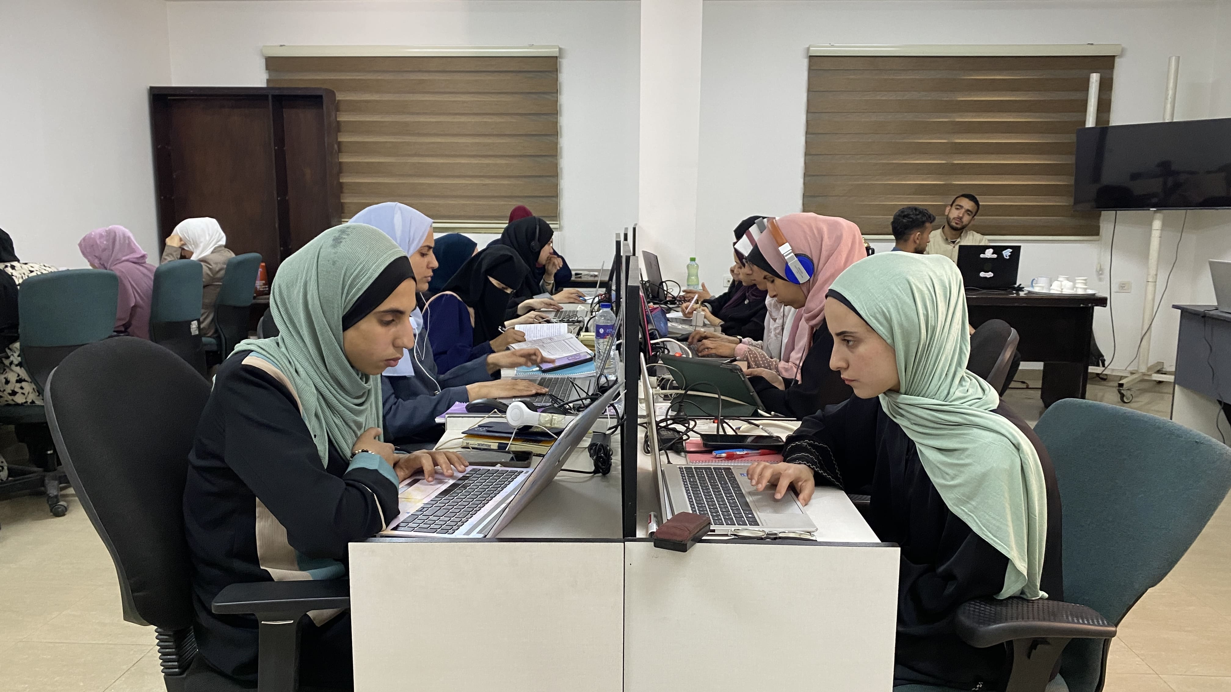Students in Wahat workspace
